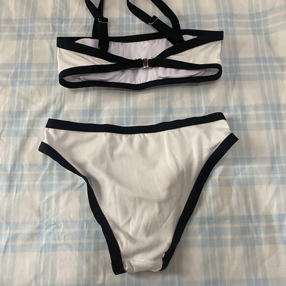 Celine's Classic Black And White Bikini Top Is A Bandeau-Style Halter Top. - Picture 5 of 7